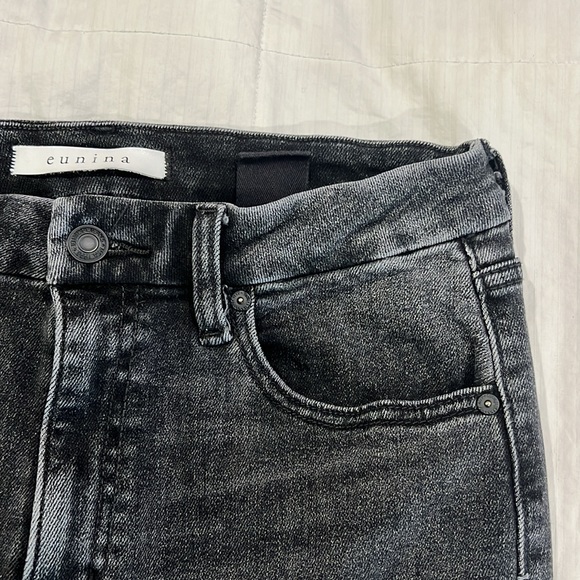 Super cute black wash flare jeans - Picture 6 of 9